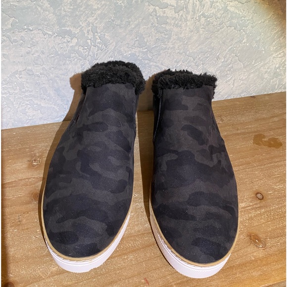 Dr. Scholls IF ONLY MULE sz9 faux black suede& faux fur lining with white soles - Picture 9 of 9